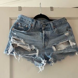 LEVI Jean shorts